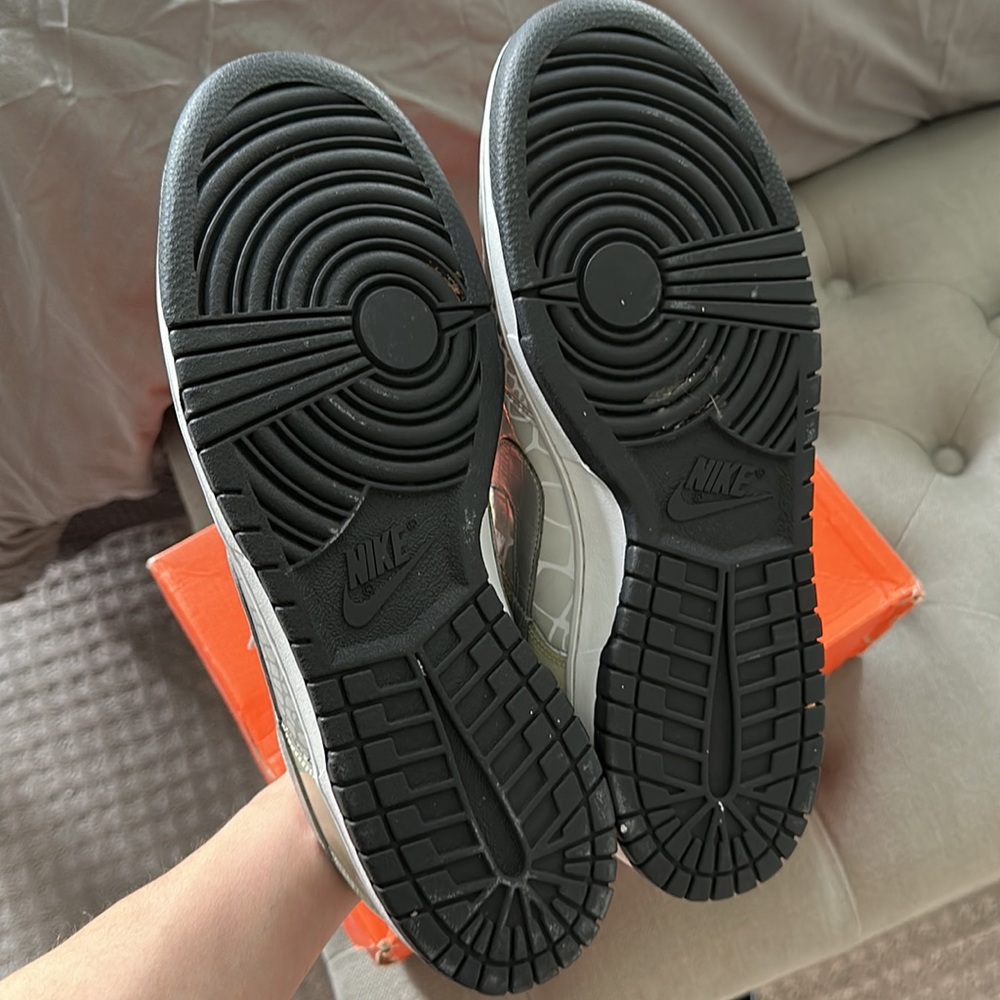 Nike Dunks - Picture 6 of 7